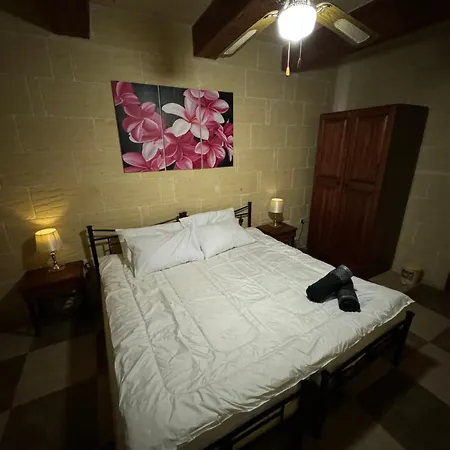 Tal-bir Farmhouse 招待所 3*