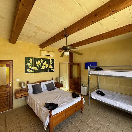 Tal-bir Farmhouse 招待所 3*