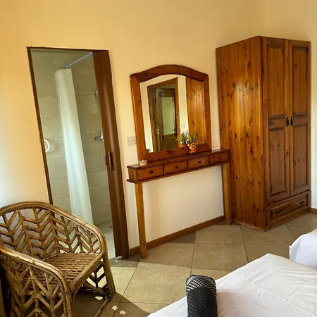 Tal-bir Farmhouse Nadur