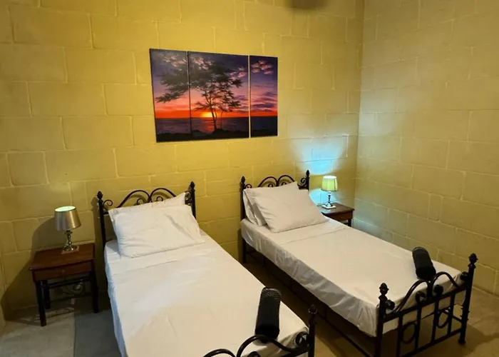 Tal-bir Farmhouse Nadur